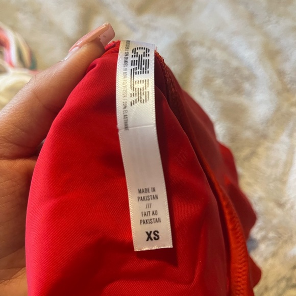 Caliente red one piece - Picture 3 of 5